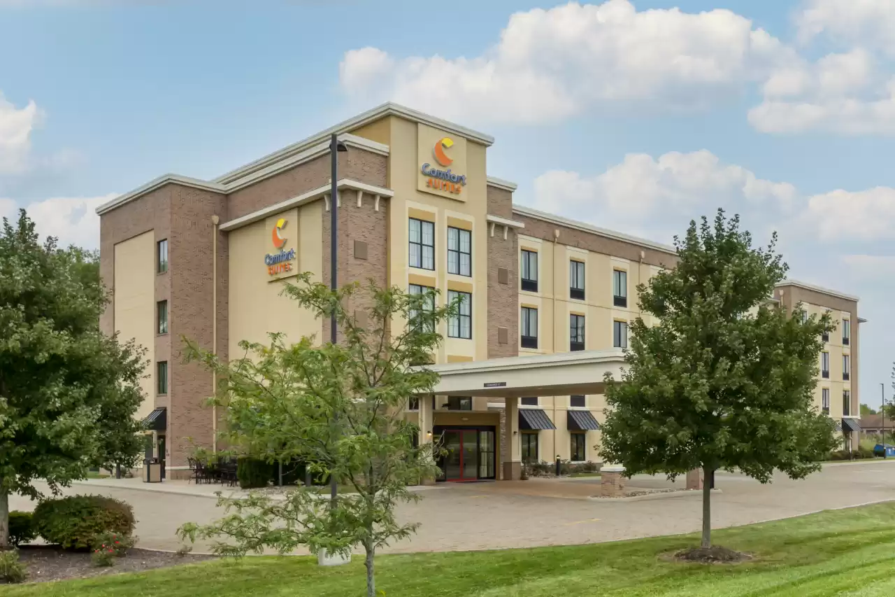 Comfort Suites Hartville-North Canton - Radius Hospitality